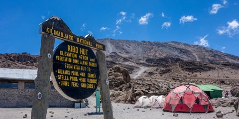Excursion en VTT en groupe de 5 jours au Kilimandjaro de milieu de gamme via la route Marangu