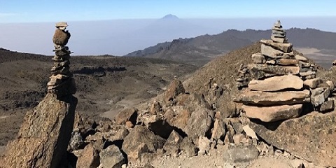 8 ڏينهن گروپ لگزري Kilimanjaro تي چڙهڻ اتر سرڪٽ رستي تانزانيا ۾ اروشا کان (2026 - 2027)