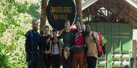 6 jours d'ascension de luxe en groupe au Kilimandjaro via la route Machame depuis Dar Es Salaam en Tanzanie (2026 - 2027)