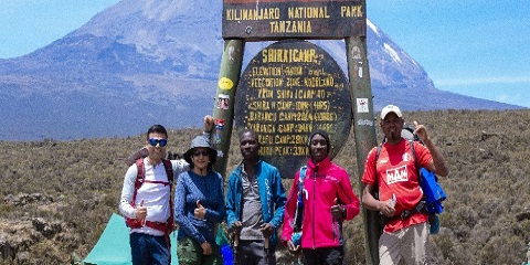 8 días de subida ao Kilimanjaro con orzamento grupal pola ruta Lemosho desde Arusha en Tanzania (2026 - 2027)