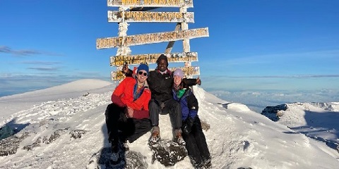 8 Days via Rongai Route Group Luxury Climbing Tour