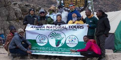 タンザニアのモシ発、レモショルート経由のグループ7日間豪華キリマンジャロ登山（2026年～2027年）