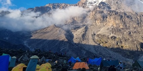6 días de escalada de luxo do Kilimanjaro en grupo pola ruta Lemosho desde o aeroporto de Kilimanjaro (JRO) en Tanzania (2026 - 2027)