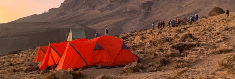 Barranco Camp Stay 2,850 meters (9,350 feet)