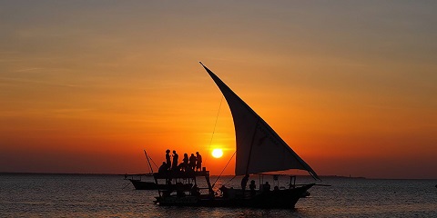 Crociera tradiziunale privata di mezza ghjurnata in dhow è gita di u tramontu da Stone Town in Zanzibar (2026 - 2027)