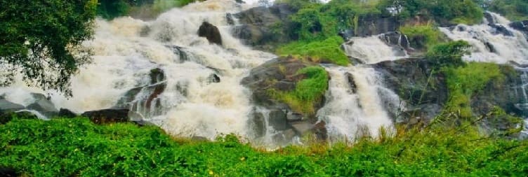 ಎಂಟೆಬ್ಬೆಯಿಂದ ಗ್ರಿಫಿನ್ ಜಲಪಾತಕ್ಕೆ