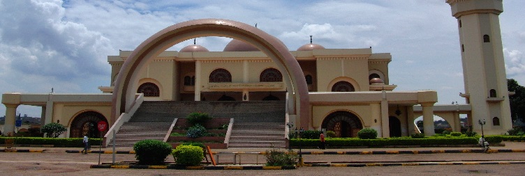  Arrival in Entebbe International Aiport – Transfer to Kampala & City Experience