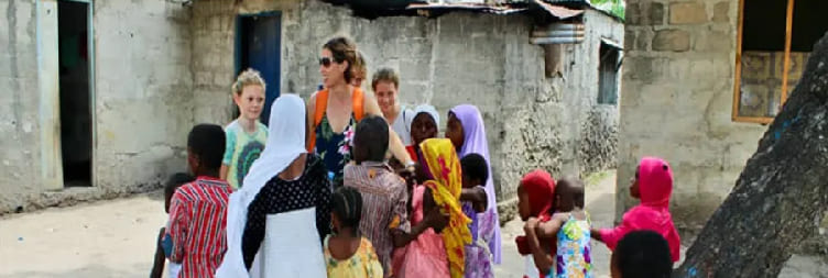 Локална обиколка на село и природни патеки