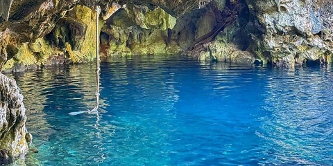 Halvdags privat svømmetur i Maalum Natural Cave fra Uroa i Zanzibar (2026 - 2027)