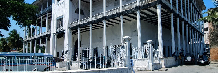 Екскурсія по руїнах палацу Марухубі