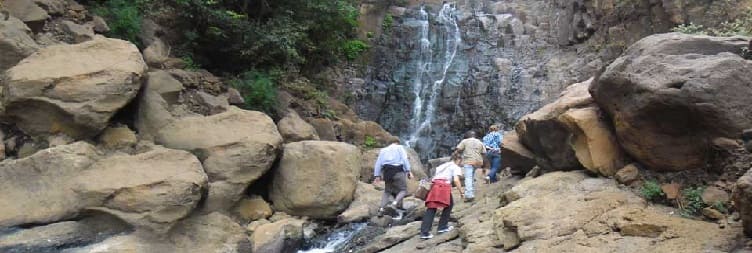 મિવાલેની વોટરફોલ હાઇકિંગ ટૂર