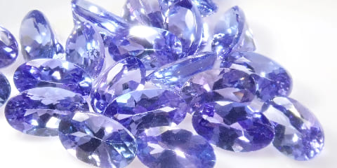 1 Maalmood Dalxiis Dukaan oo Gaar ah oo Tanzanite ah oo ka yimid Mto Wa Mbu, Tanzania