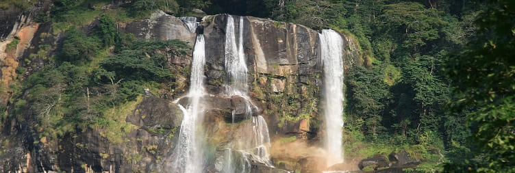 Hike Sanje Waterfalls – Nyerere National Park