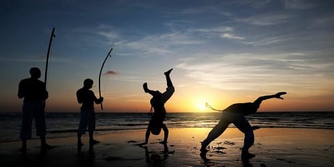 Poolepäevane privaatne akrobaatika ja Capoeira rannatuur Sansibari Stone Townist (2026–2027)