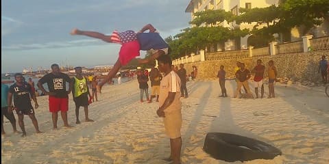 Acrobàcia privada de mig dia i visita a la platja de Capoeira des de Nungwi a Zanzíbar (2026 - 2027)