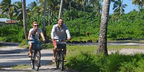 Tur Bersepeda Pribadi 1 Hari di Pantai Mchangani, Zanzibar (2026 - 2027)