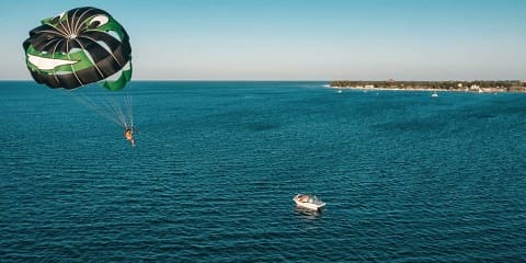 Zanzibardaky Fumba şäherinden ýarym günlük hususy parazil syýahaty (2026 - 2027)