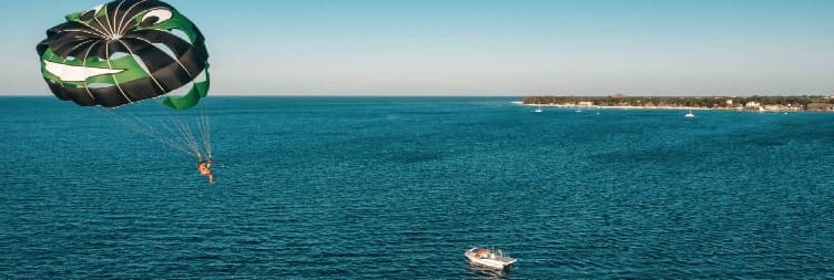 ザンジバル パラセーリング ツアー