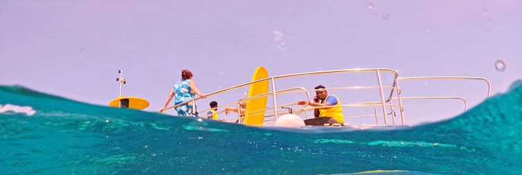 Wisata Semi Submarine Cruise